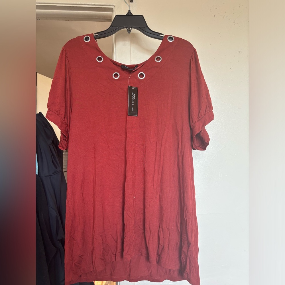 Tint and shadow shirt 1x